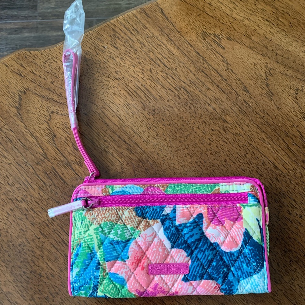 Vera Bradley Wristlet. BNWT. Superbloom patter.